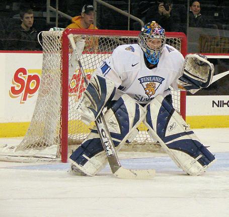 picture of goaltender